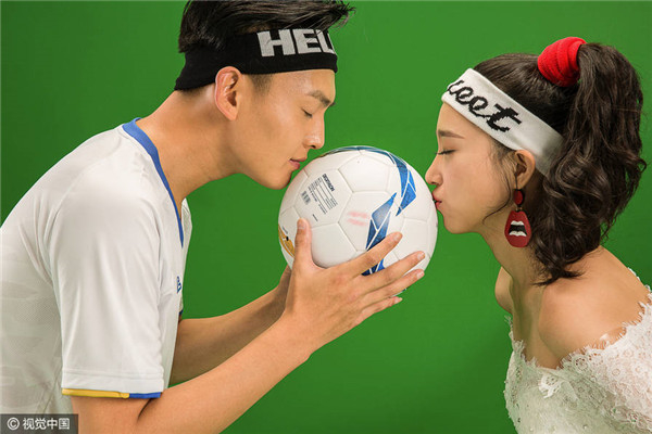 kaiyun体育app-球场奇遇：球迷的趣味性现场故事