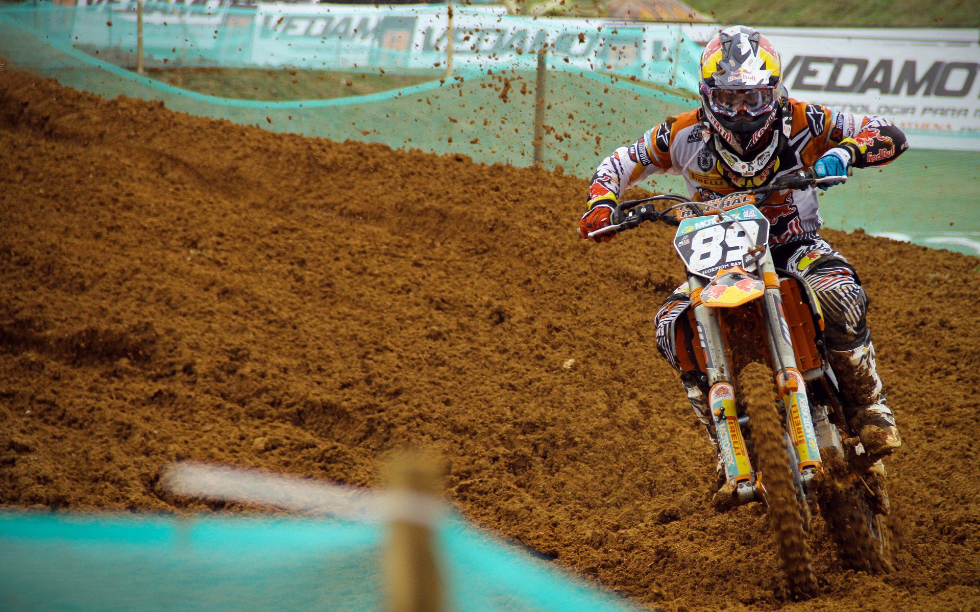 跨界融合：足球与电子竞技“携手共赢”新局面，电竞和足球市场